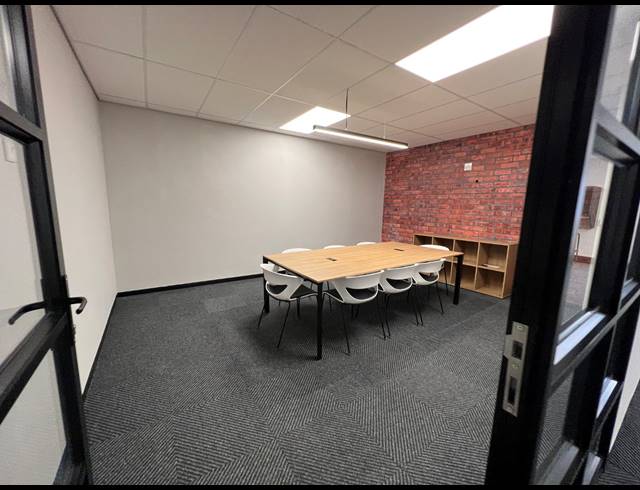 130M² OFFICE TO LET IN HYDE PARK